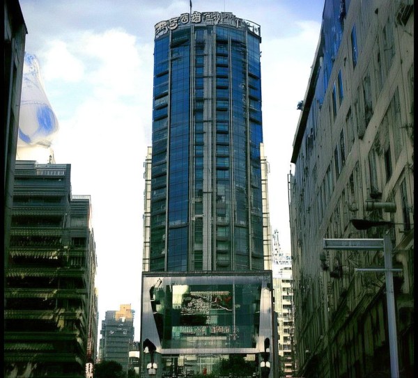 现代商贸服务,机遇与挑战的博弈 现代商贸服务,机遇与挑战的博弈